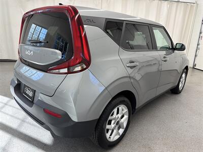 2022 Kia Soul LX - Photo 5 - Spring City, PA 19475