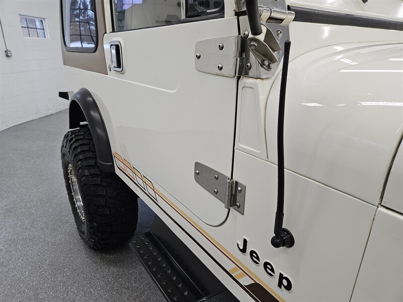1986 Jeep CJ-7 2dr 12