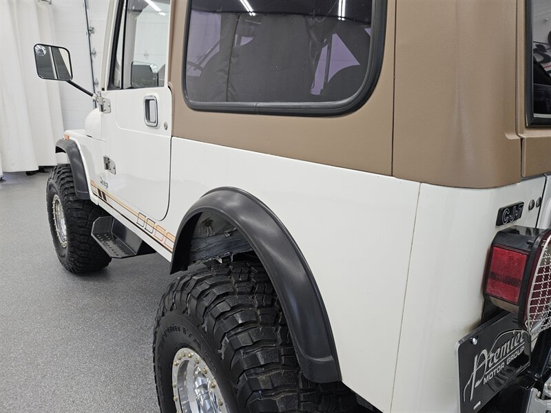 1986 Jeep CJ-7 2dr 14