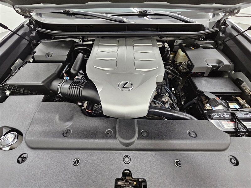 2017 Lexus GX 8