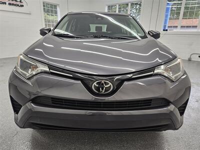 2018 Toyota RAV4 LE   - Photo 2 - Spring City, PA 19475