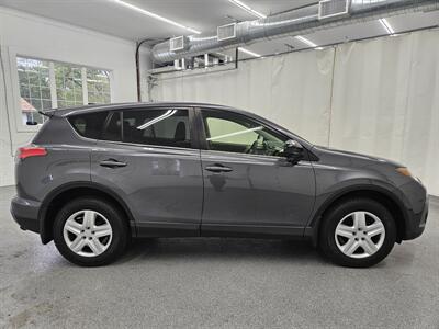 2018 Toyota RAV4 LE   - Photo 7 - Spring City, PA 19475