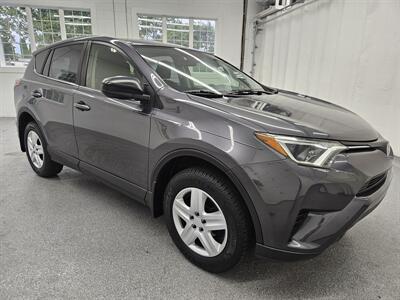 2018 Toyota RAV4 LE   - Photo 3 - Spring City, PA 19475