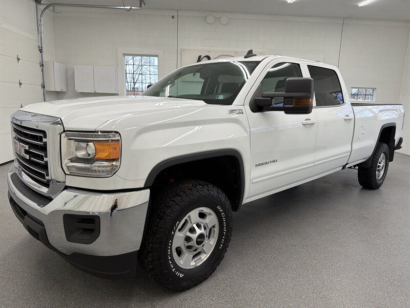 Summit White 2018 GMC Sierra 2500HD SLE Crew Cab SB 4WD Pickup Truck Four-Wheel Drive Automatic