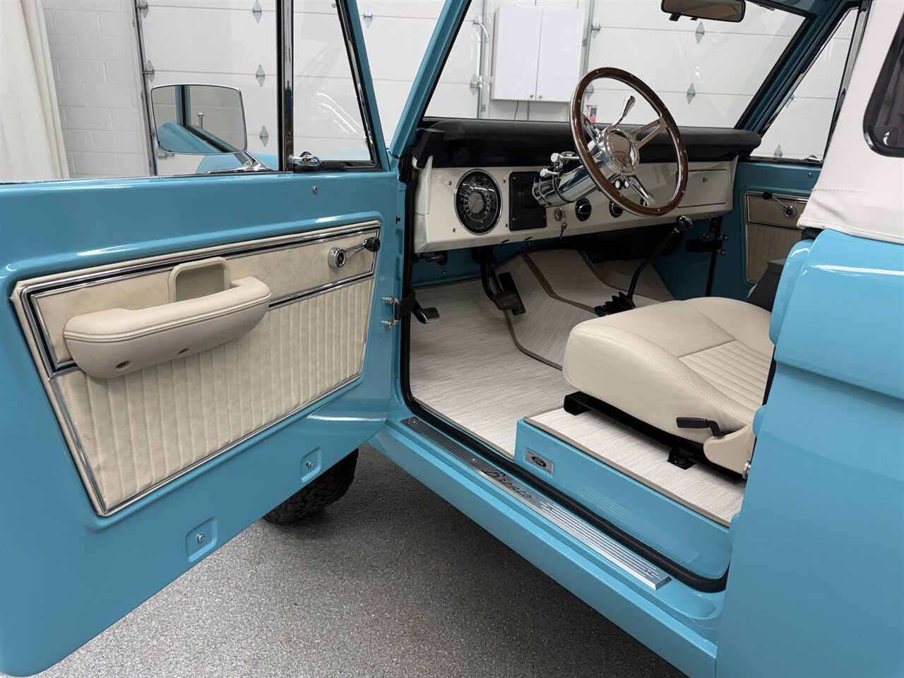 1975 Ford Bronco   - Photo 21 - Spring City, PA 19475