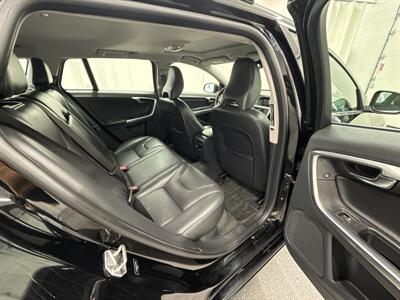 2015 Volvo V60 T5 Premier   - Photo 13 - Spring City, PA 19475