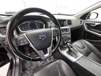 2015 Volvo V60 T5 Premier   - Photo 10 - Spring City, PA 19475