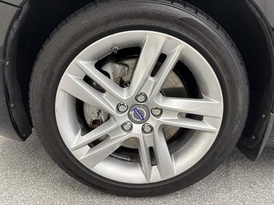 2015 Volvo V60 T5 Premier   - Photo 15 - Spring City, PA 19475