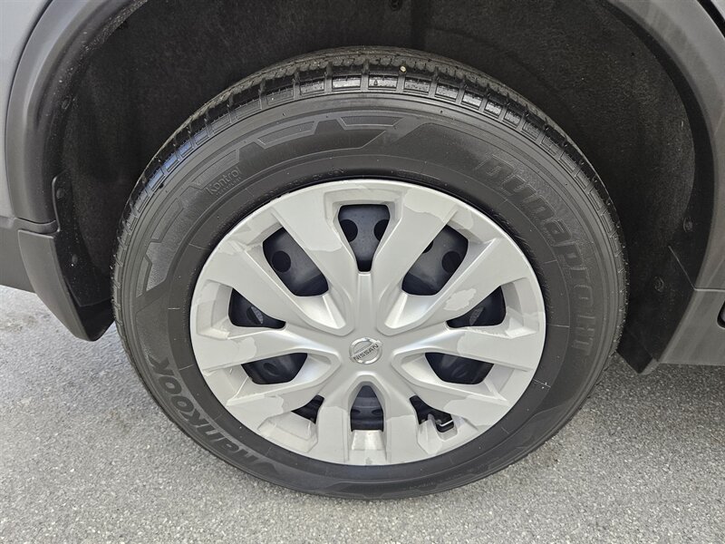2018 Nissan Rogue S 15