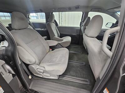 2015 Toyota Sienna L 7-Passenger   - Photo 14 - Spring City, PA 19475