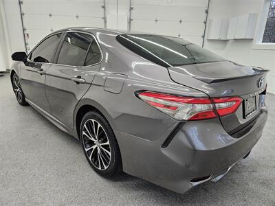 2018 Toyota Camry SE   - Photo 7 - Spring City, PA 19475