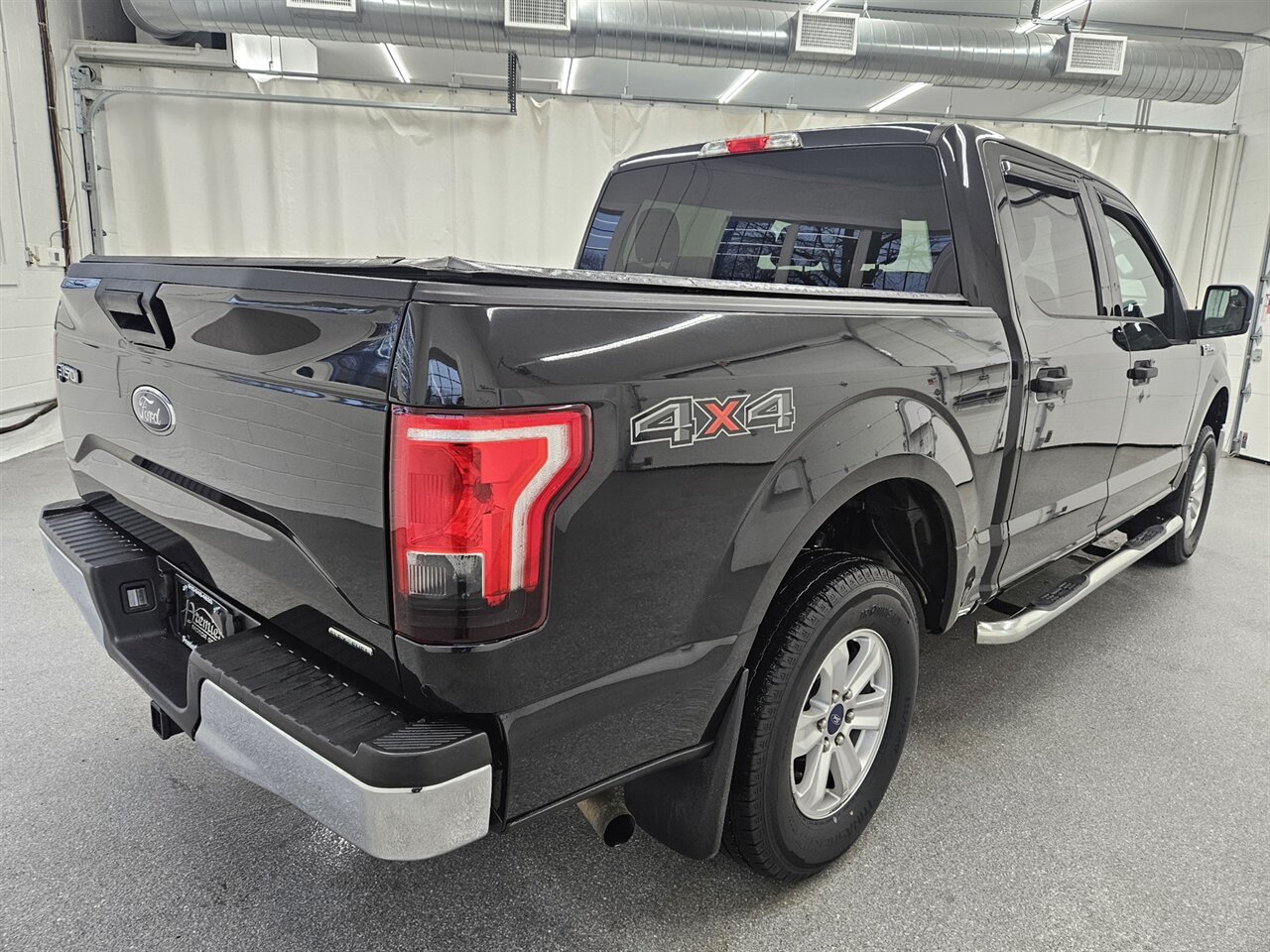 2015 Ford F-150 XLT   - Photo 5 - Spring City, PA 19475