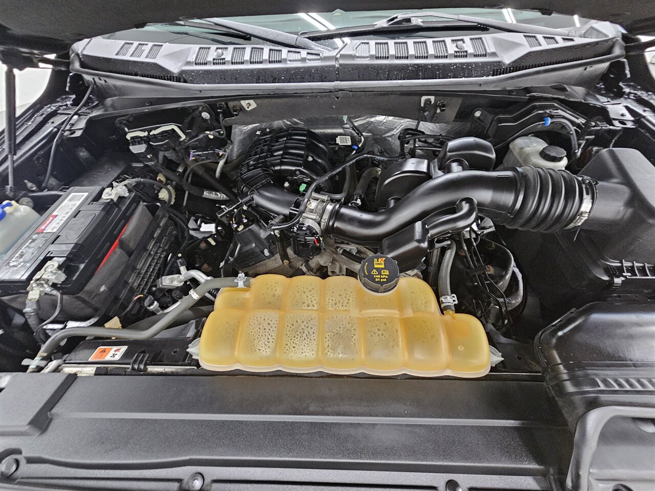 2015 Ford F-150 XLT   - Photo 10 - Spring City, PA 19475