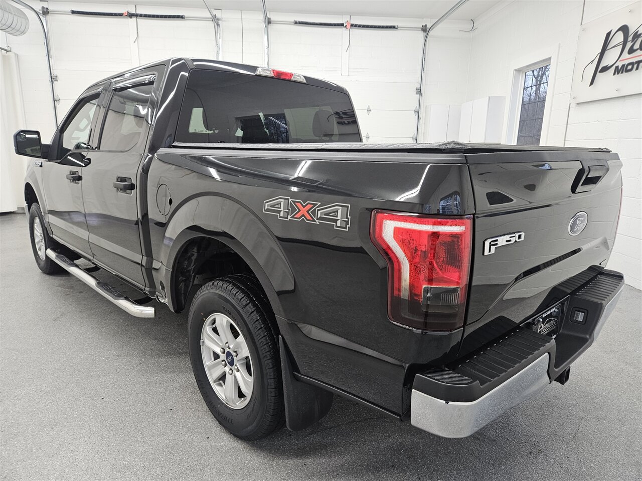 2015 Ford F-150 XLT   - Photo 8 - Spring City, PA 19475