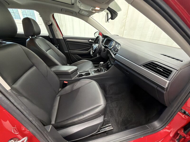 2019 Volkswagen Jetta SE 14