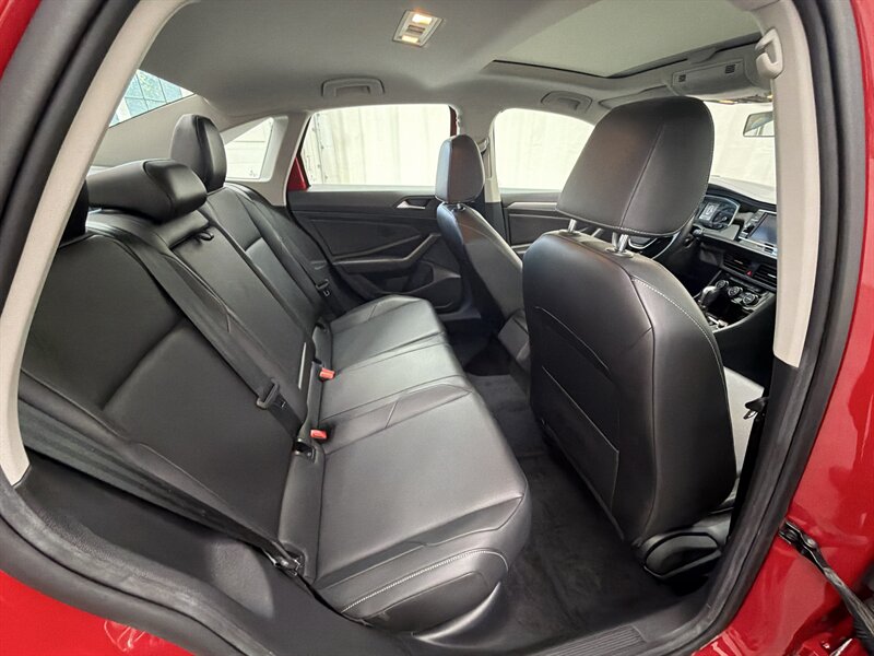 2019 Volkswagen Jetta SE 15