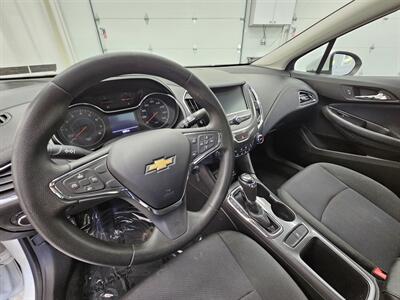 2017 Chevrolet Cruze LT Auto   - Photo 11 - Spring City, PA 19475