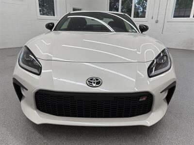 2024 Toyota GR86 Premium   - Photo 2 - Spring City, PA 19475