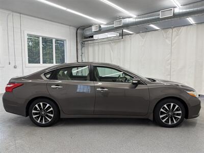 2016 Nissan Altima 2.5 SV - Photo 4 - Spring City, PA 19475