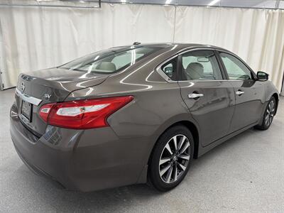2016 Nissan Altima 2.5 SV - Photo 5 - Spring City, PA 19475