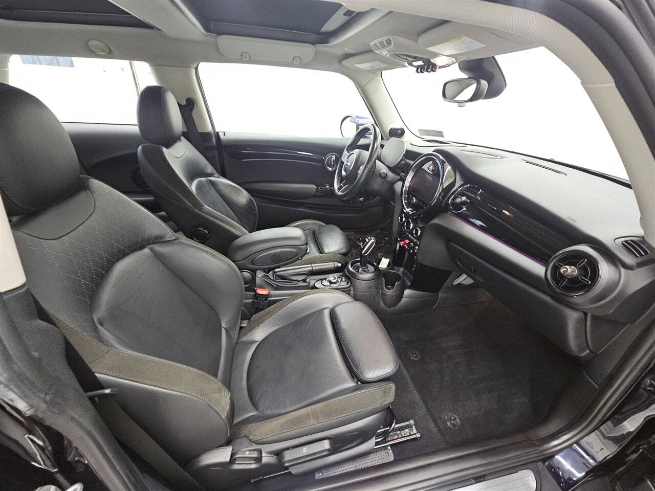 2022 MINI Hardtop 2 Door Cooper S   - Photo 12 - Spring City, PA 19475