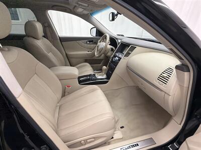 2017 INFINITI QX70   - Photo 13 - Spring City, PA 19475