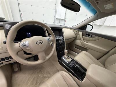 2017 INFINITI QX70   - Photo 11 - Spring City, PA 19475