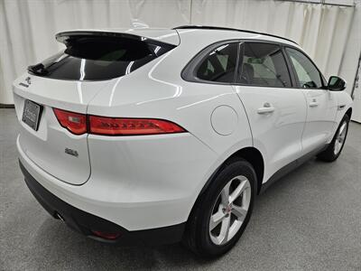 2018 Jaguar F-PACE 25t Premium   - Photo 5 - Spring City, PA 19475