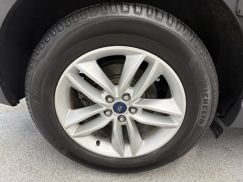 2016 Ford Edge SEL 16