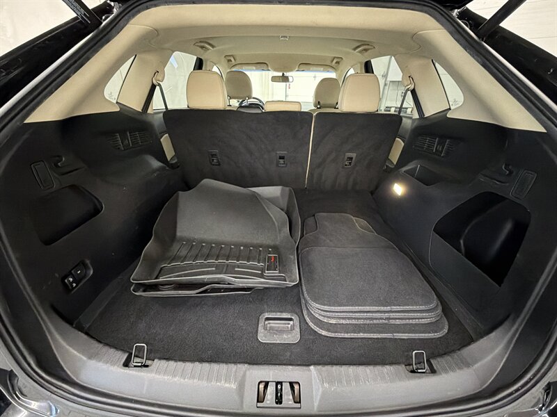 2016 Ford Edge SEL 17