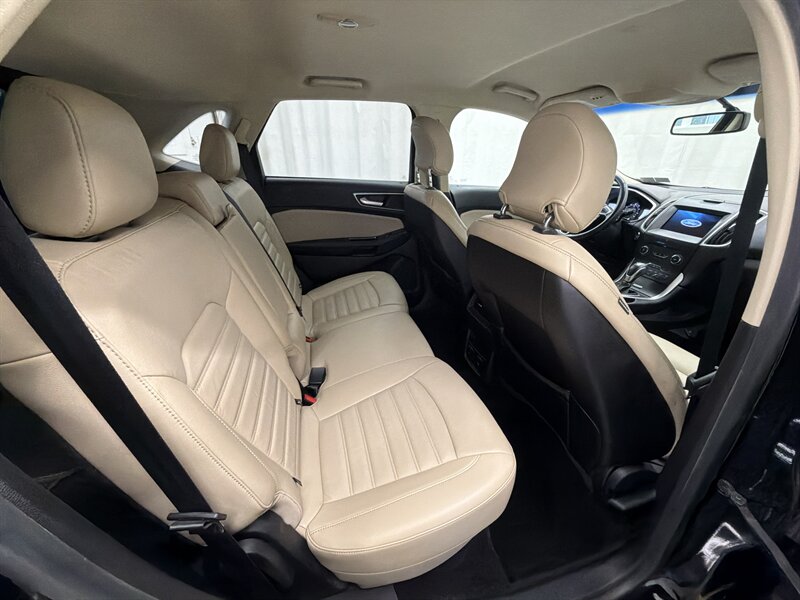 2016 Ford Edge SEL 15