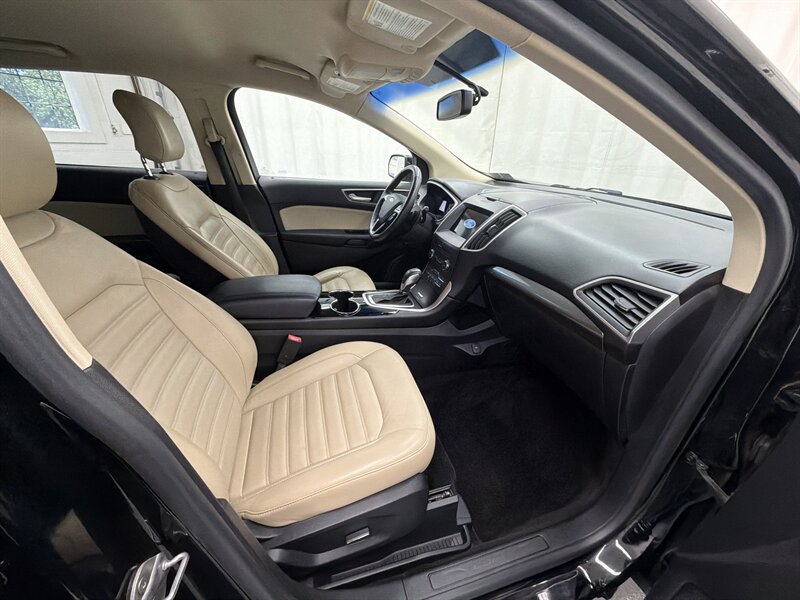 2016 Ford Edge SEL 14