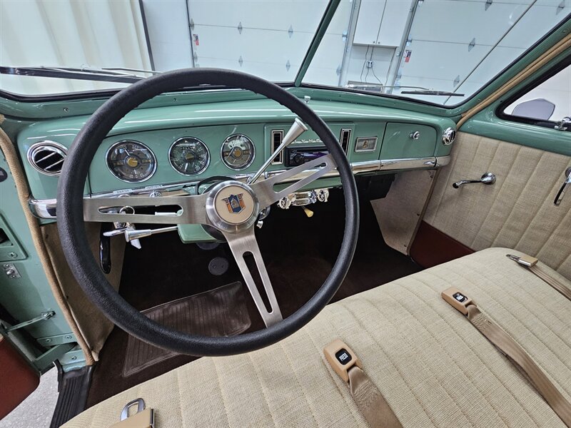 1950 Plymouth Suburban 22