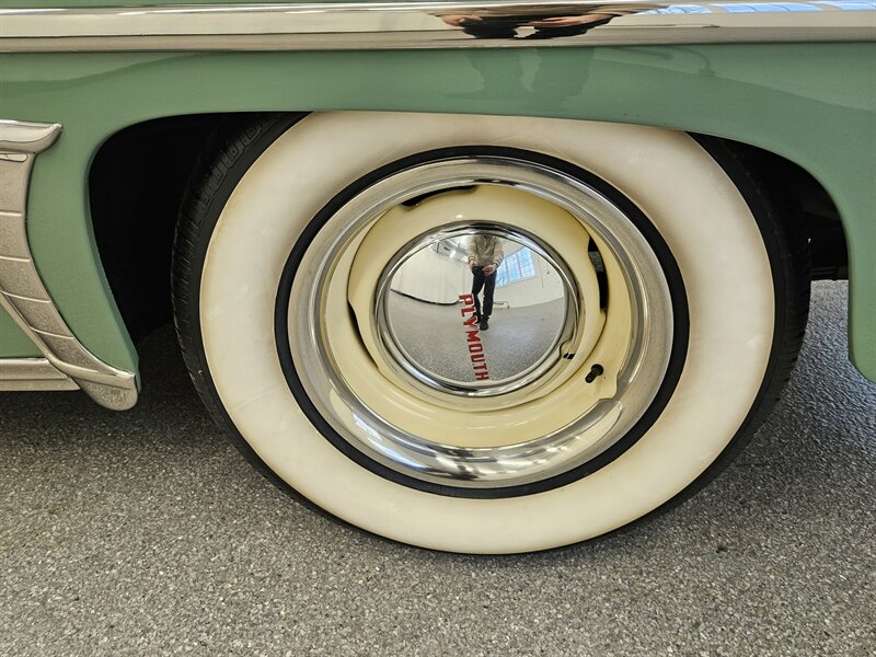 1950 Plymouth Suburban 32