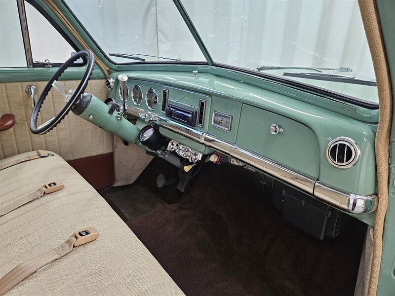 1950 Plymouth Suburban 26