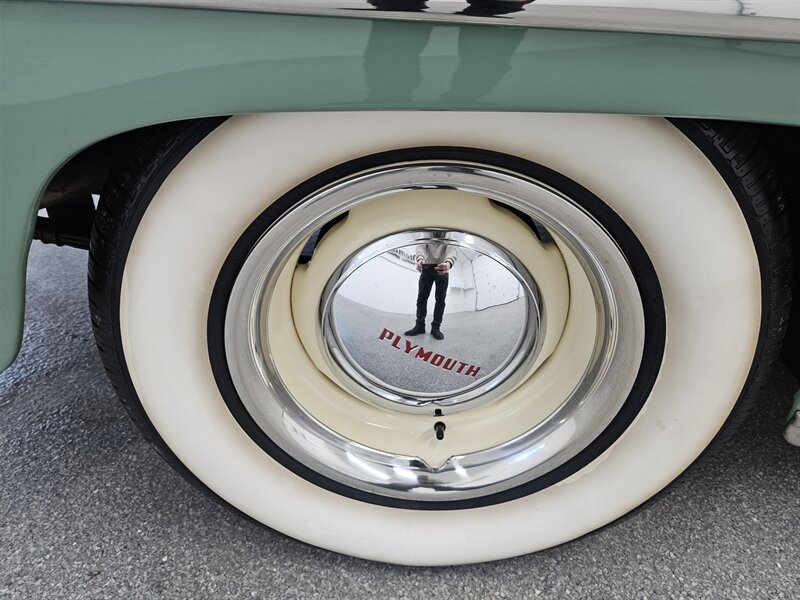 1950 Plymouth Suburban 33