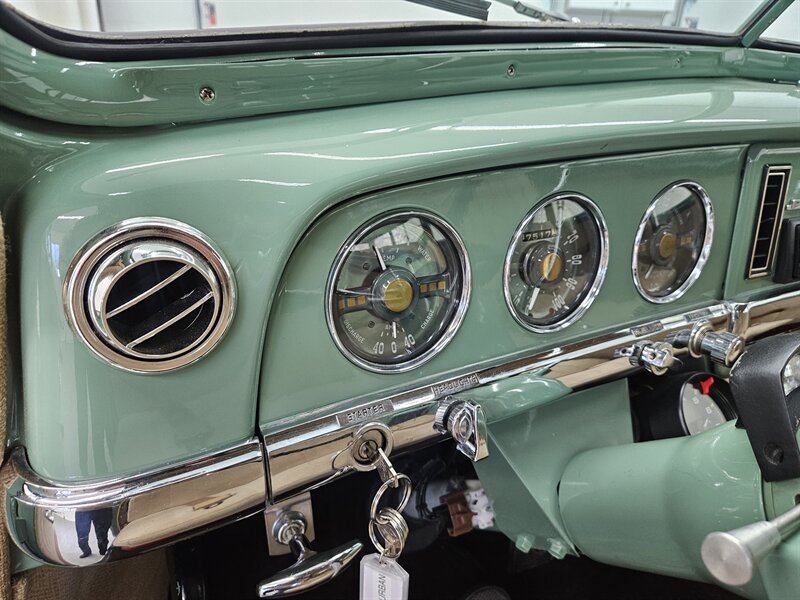 1950 Plymouth Suburban 23