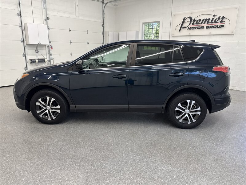 2018 Toyota RAV4 LE 9