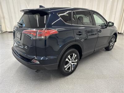 2018 Toyota RAV4 LE   - Photo 5 - Spring City, PA 19475
