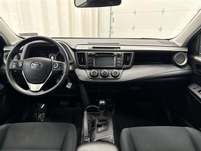 2018 Toyota RAV4 LE   - Photo 14 - Spring City, PA 19475