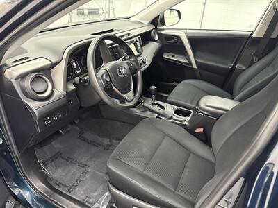 2018 Toyota RAV4 LE   - Photo 10 - Spring City, PA 19475
