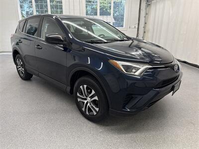2018 Toyota RAV4 LE   - Photo 3 - Spring City, PA 19475