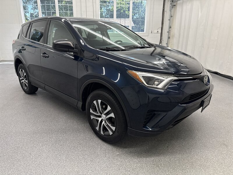 2018 Toyota RAV4 LE 4