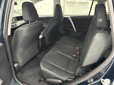2018 Toyota RAV4 LE   - Photo 11 - Spring City, PA 19475