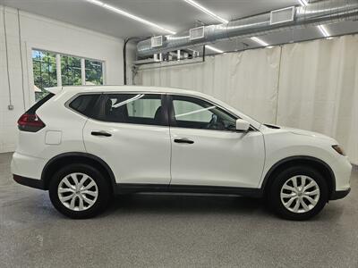 2018 Nissan Rogue SV   - Photo 4 - Spring City, PA 19475