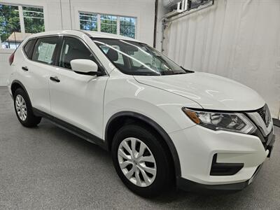 2018 Nissan Rogue SV   - Photo 3 - Spring City, PA 19475