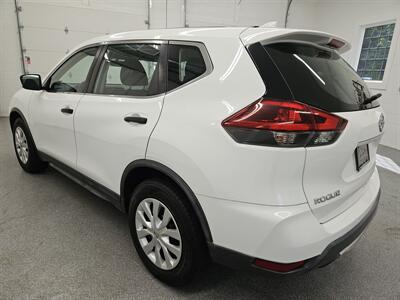 2018 Nissan Rogue SV   - Photo 7 - Spring City, PA 19475