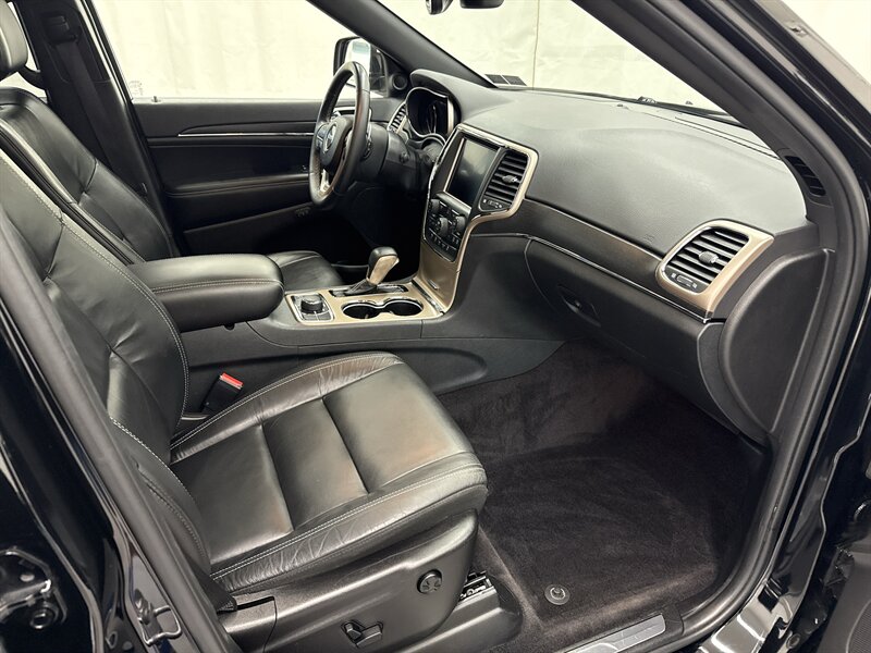 2017 Jeep Grand Cherokee Limited 12