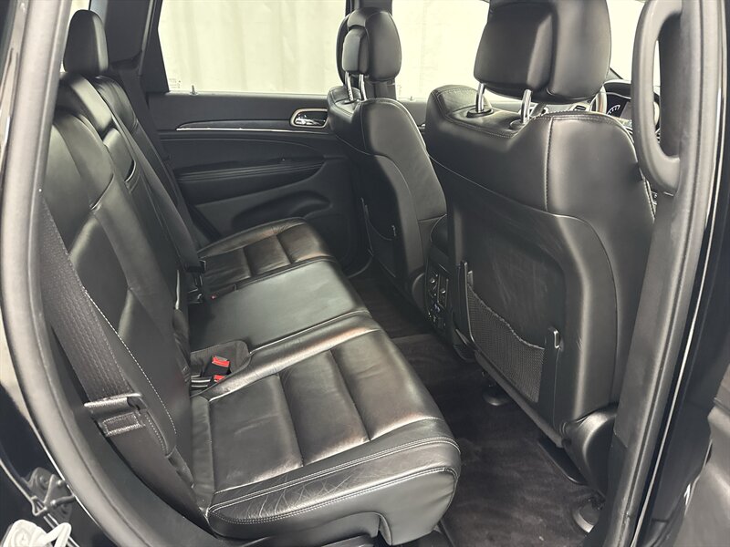 2017 Jeep Grand Cherokee Limited 13