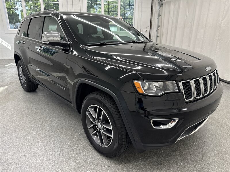 2017 Jeep Grand Cherokee Limited 3